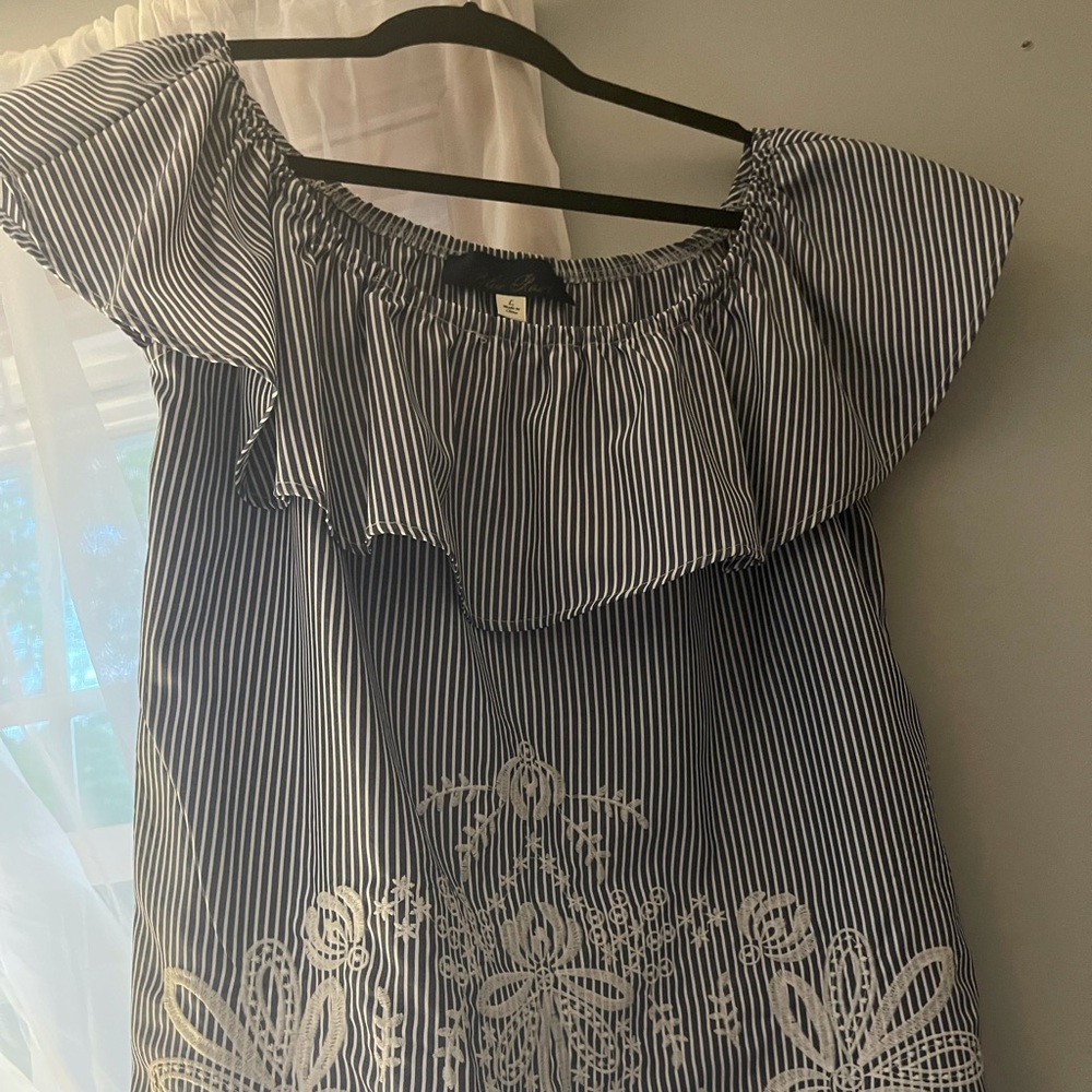 Francescas Navy Blue floral blouse